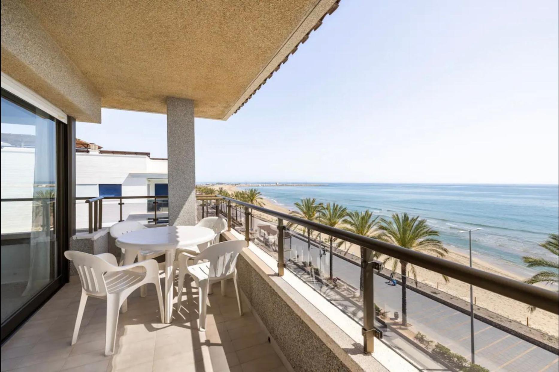 Beach Apartment In Calafell Buitenkant foto